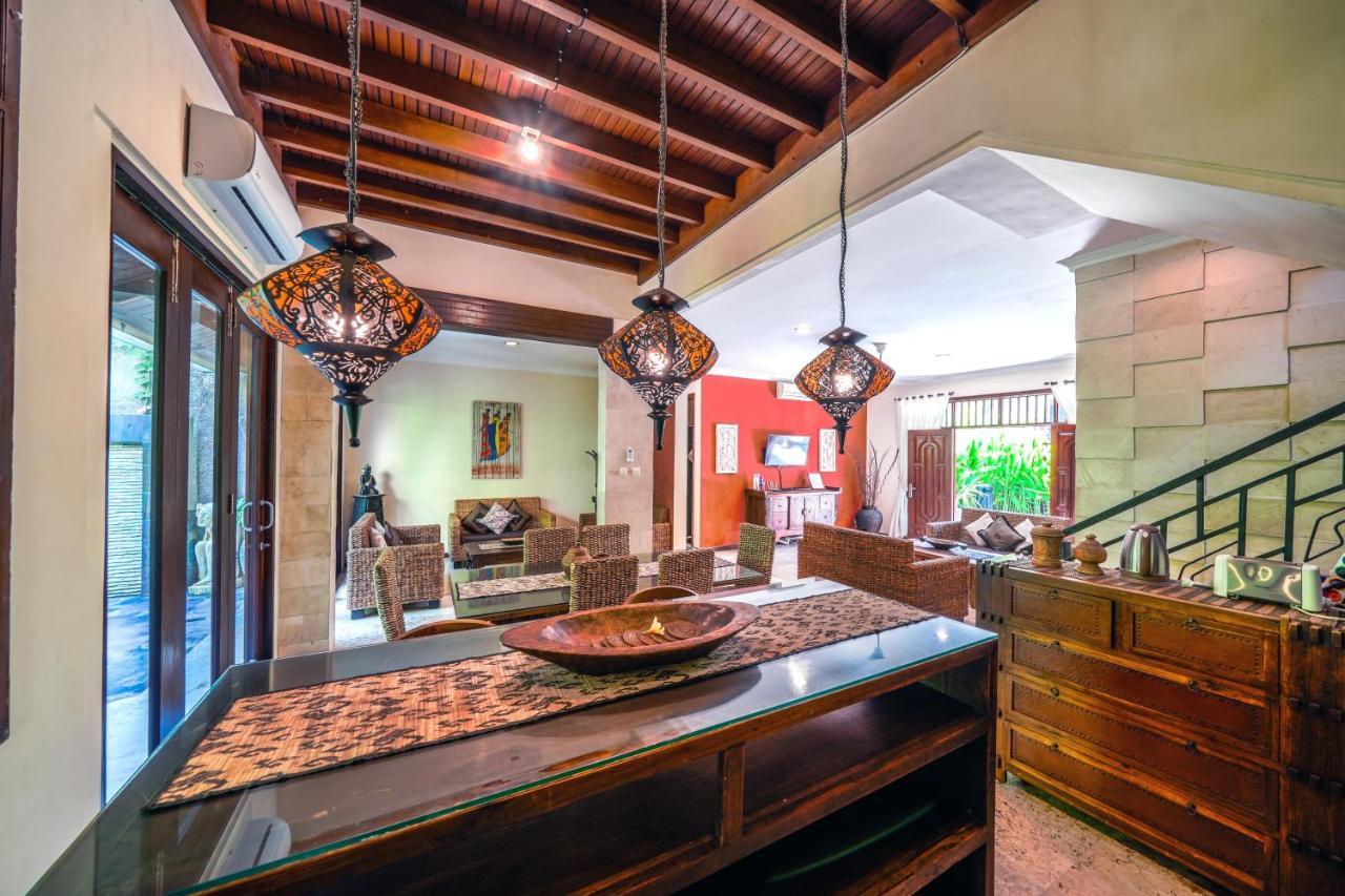 De Cinta Villa - Kuta - 5 Bedrooms - Heart Of Kuta Exterior foto